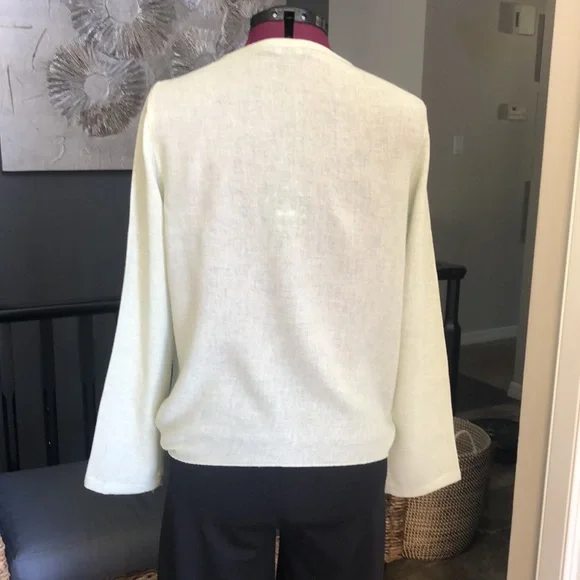 EnThread Linen blend Top - Picture 2 of 6